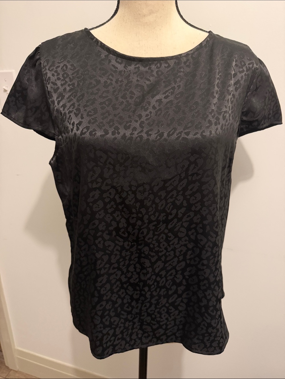 Westmoon Black Leopard-Print Cap Sleeve Satin feel Top Large